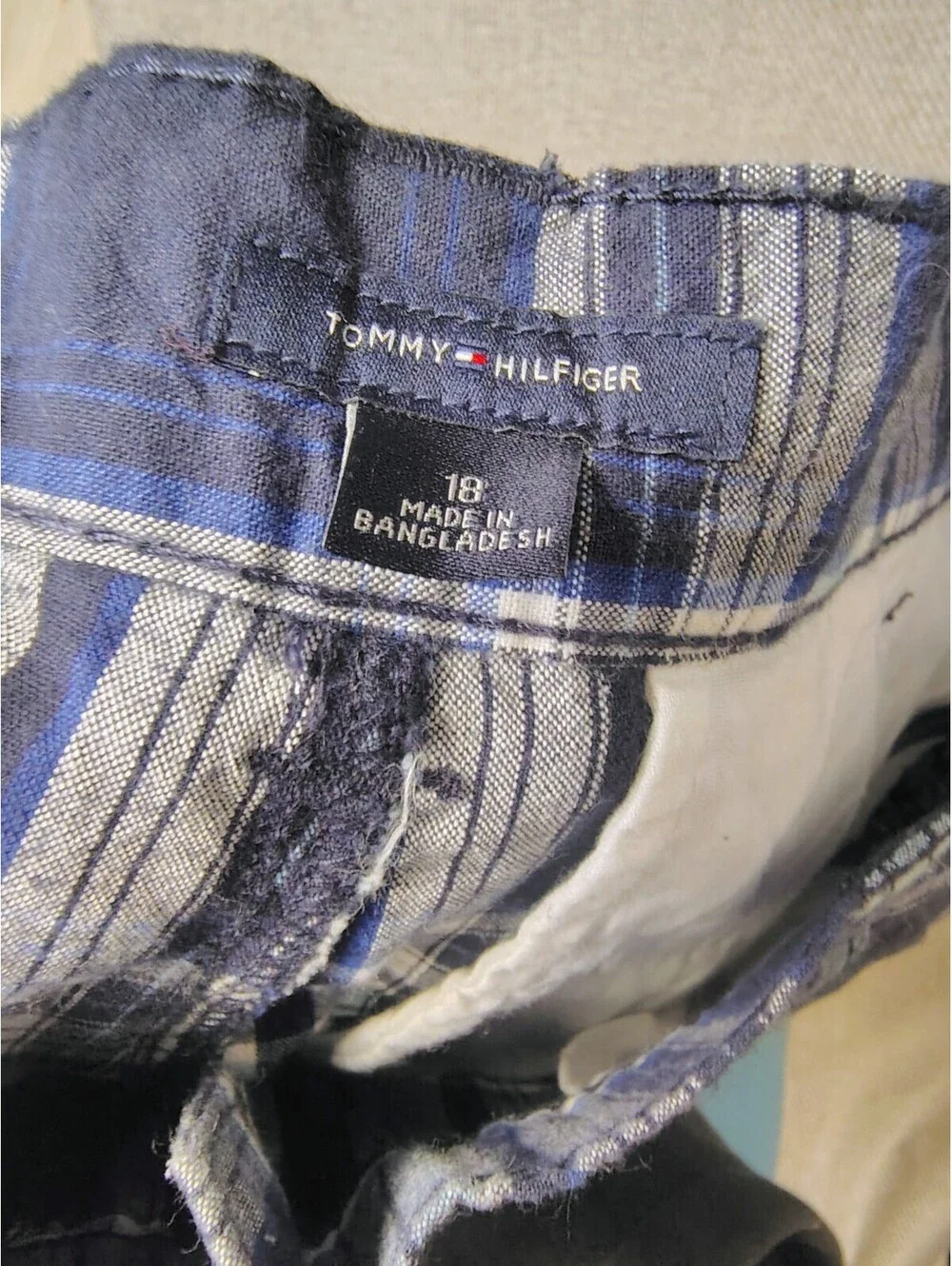 NWT Tommy Hilfiger Boys Shorts Size 18 Blue Plaid Cargo Casual Kids New MSRP $36